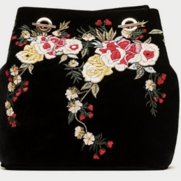 Zara Embroidered black velvet Bag - Picture 7 of 14